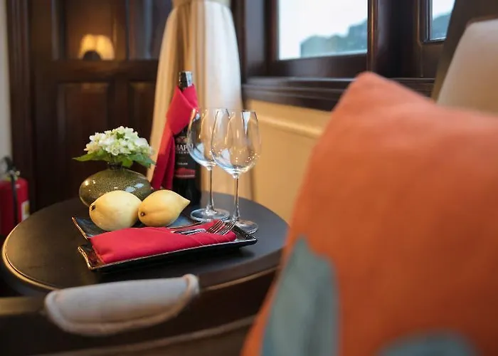 Athena Royal Cruise - Luxury In Bay