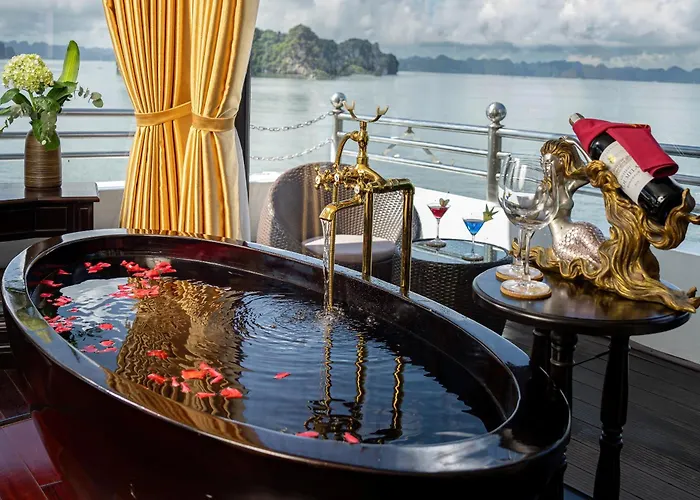 Athena Royal Cruise - Luxury In Bay 5* Hạ Long